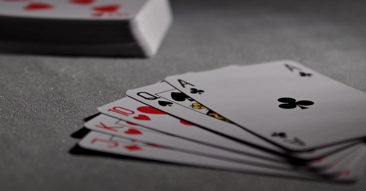 Игра в blackjack с импульсивными решениями за казино столом